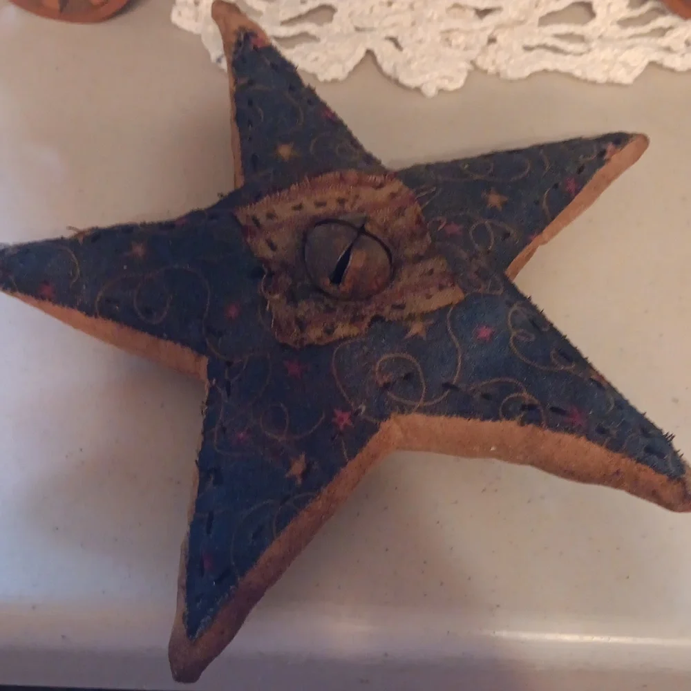 Primitive set - Picture 3 of 8